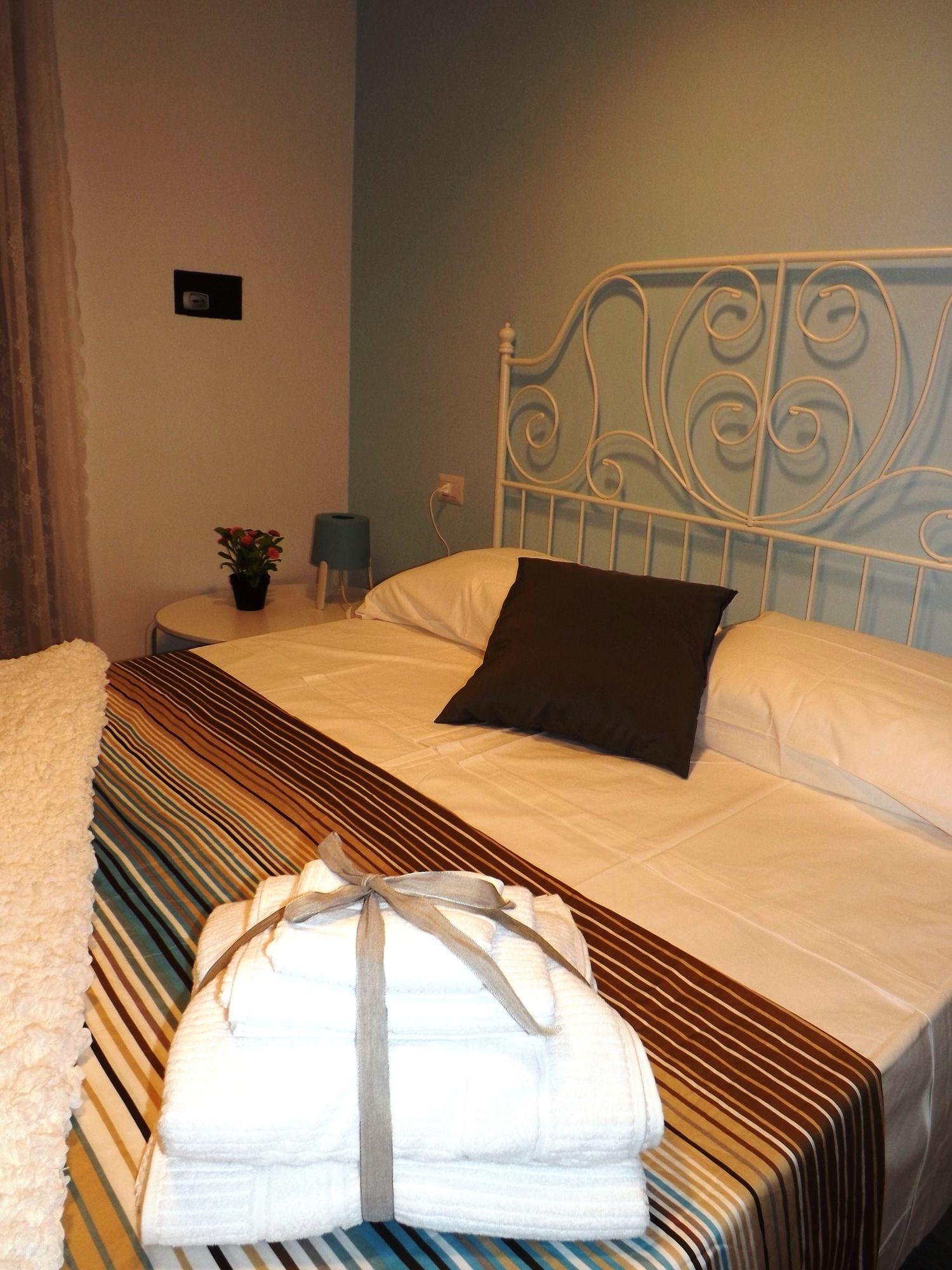 Bed and Breakfast Domus Alma Neapol Zewnętrze zdjęcie