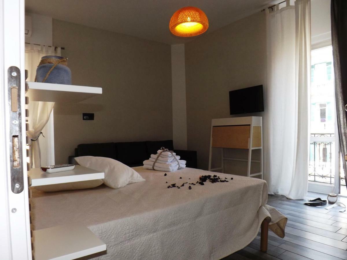Bed and Breakfast Domus Alma Neapol Zewnętrze zdjęcie